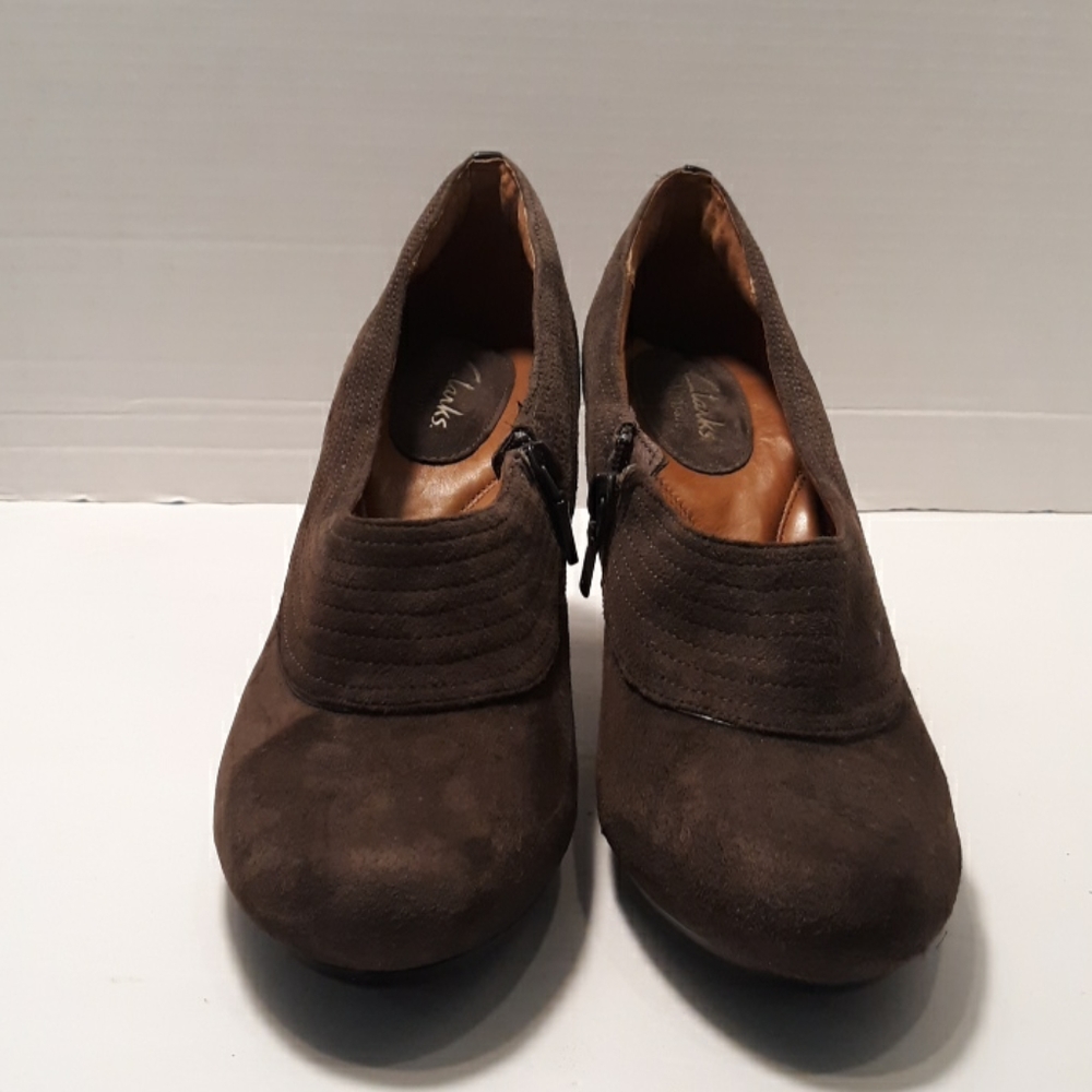 Clark's Artisan ladies 8.5 leather uppers 31/2 hee